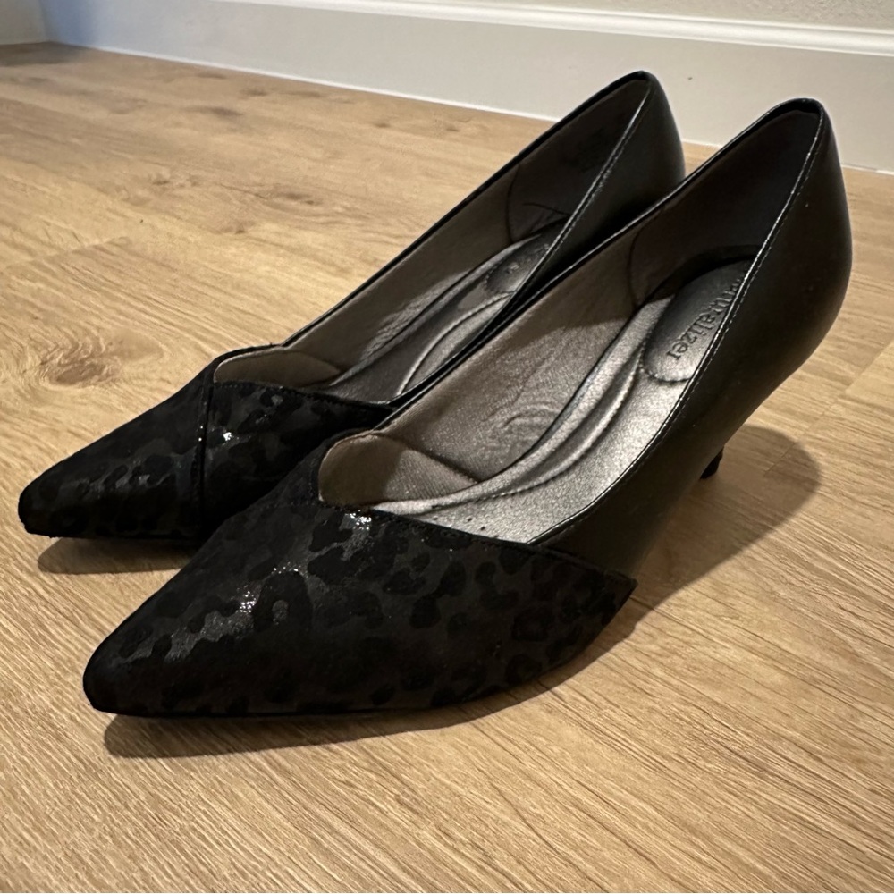 NWT Naturalizer Spotted Black Heels 8 WIDE